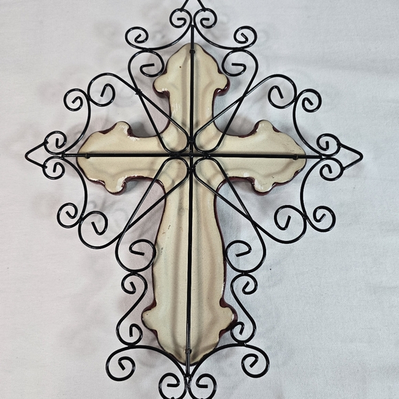 Ceramic Wall Hung Cross With Decorative Wire Backing 14" Tall X 11" Wide Red - Picture 3 of 5
